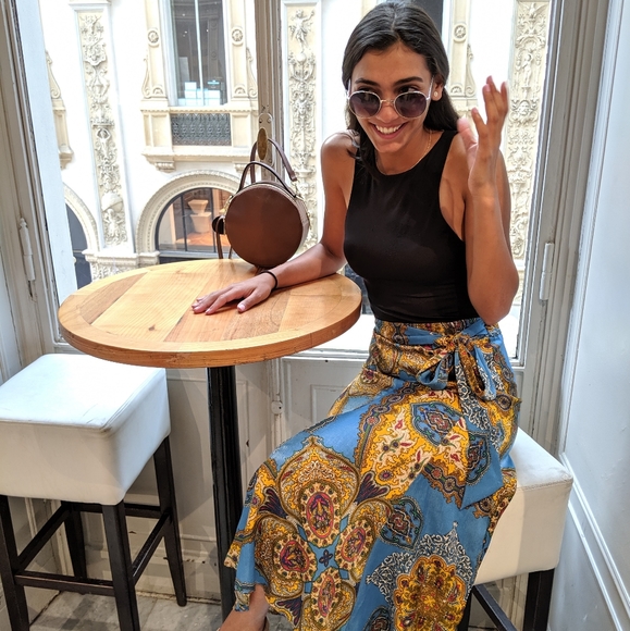 Meet your Posher, Gabby - Picture 2 of 6